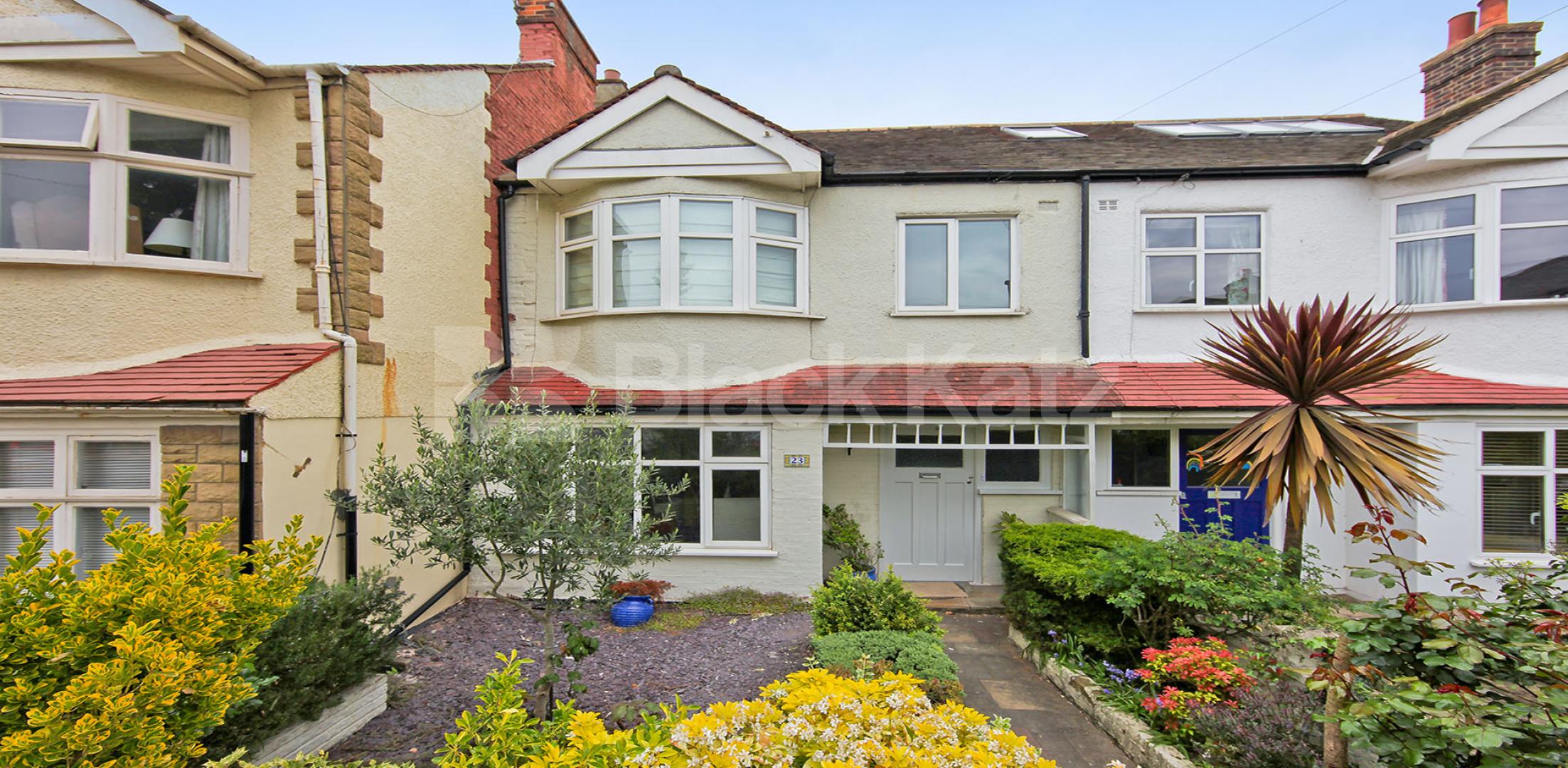 			LET , 4 Bedroom, 1 bath, 1 reception Terraced House			 Merton Road, East Putney/Wandsworth 